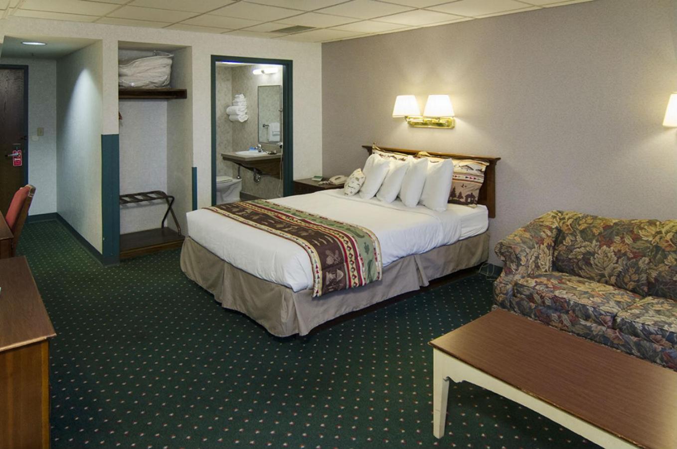 Potawatomi Inn & Cabins Angola Room photo