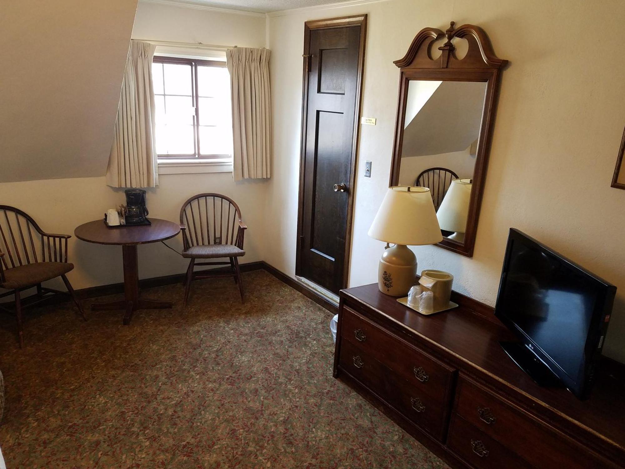 Potawatomi Inn & Cabins Angola Room photo