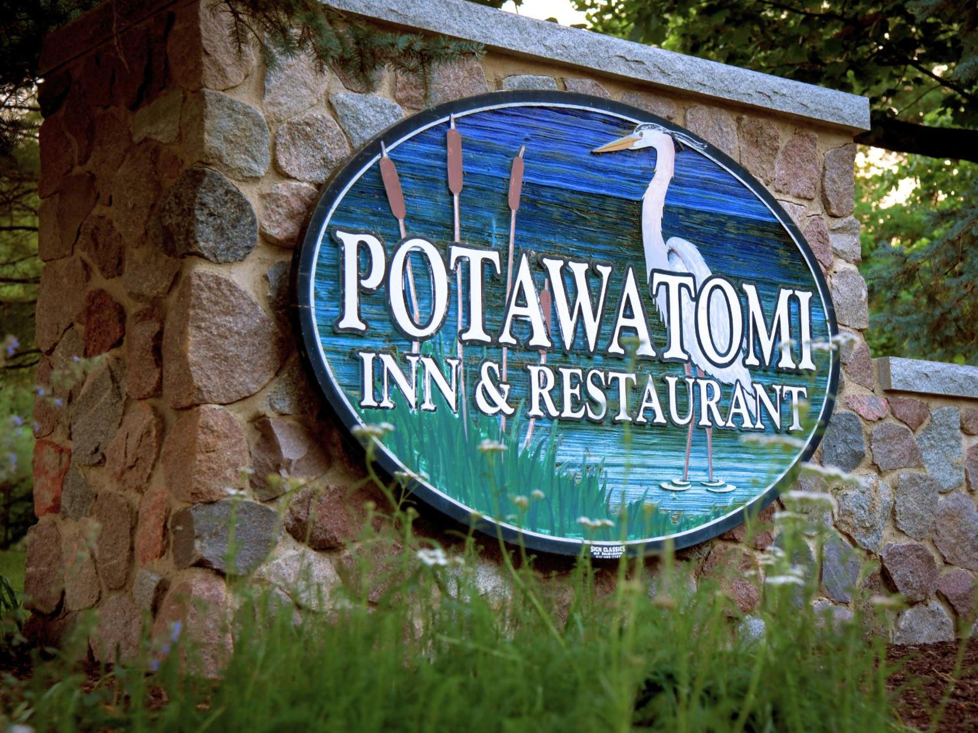 Potawatomi Inn & Cabins Angola Exterior photo